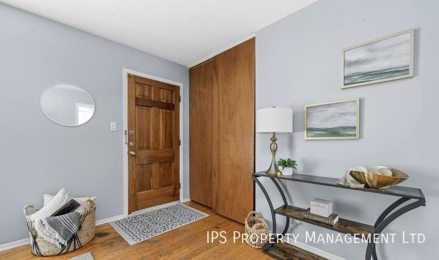 27 Thorncliffe Dr - Photo 3 of 15