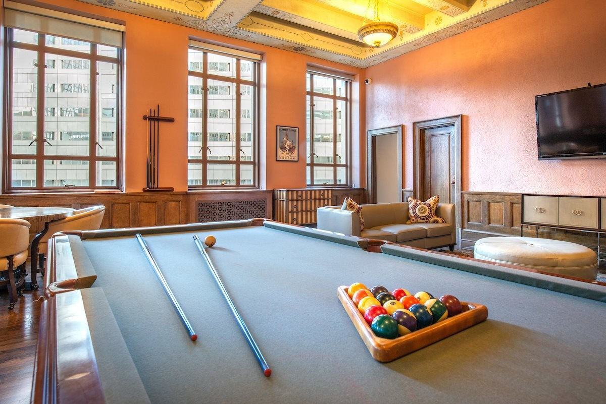 400 North Ervay - Photo 5 of 38