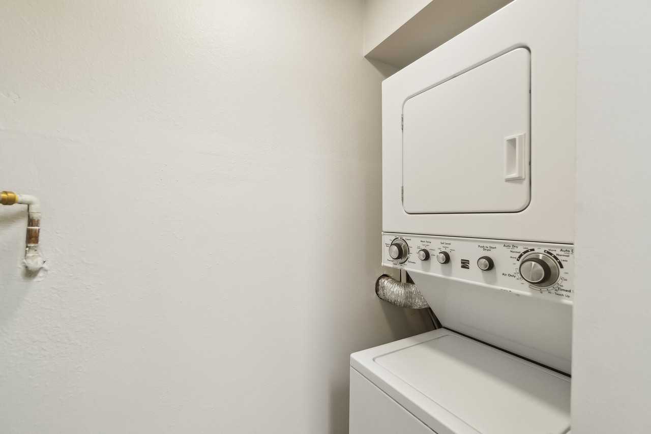 Spinnaker Apartments - Photo 4 of 38