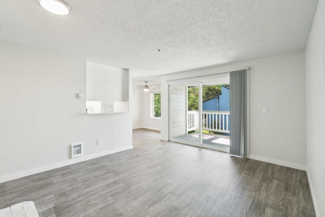 Spinnaker Apartments - Photo 6 of 38