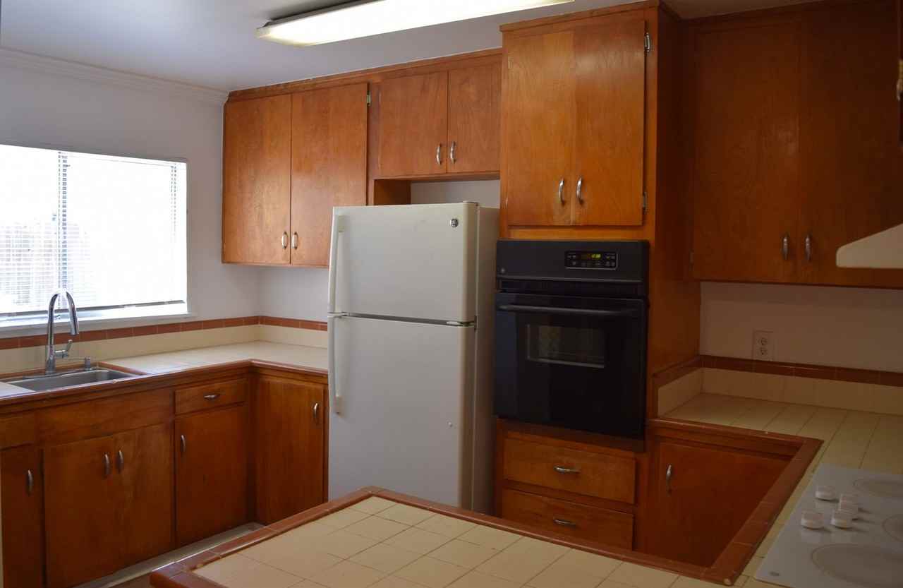512 Clover St #A - Photo 5 of 12