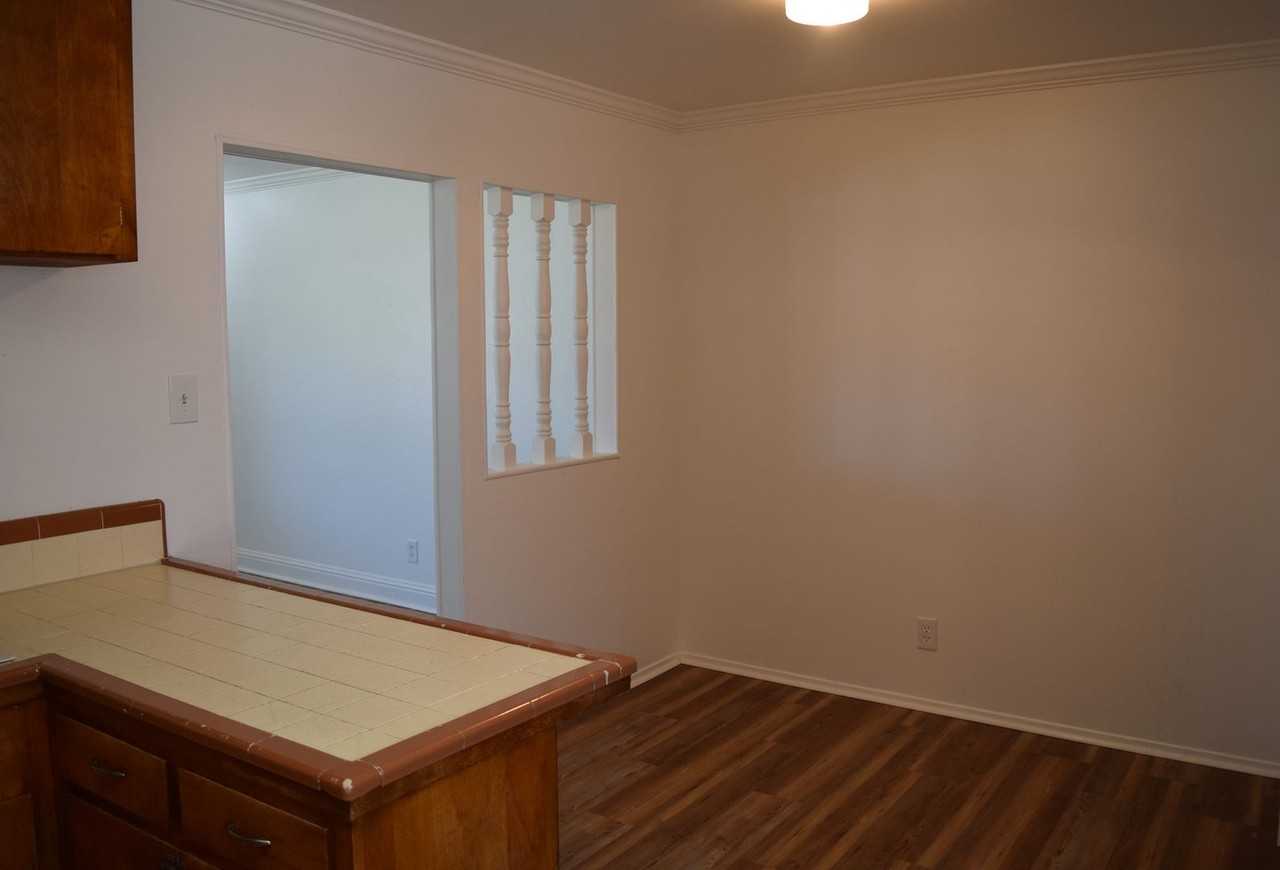 512 Clover St #A - Photo 6 of 12