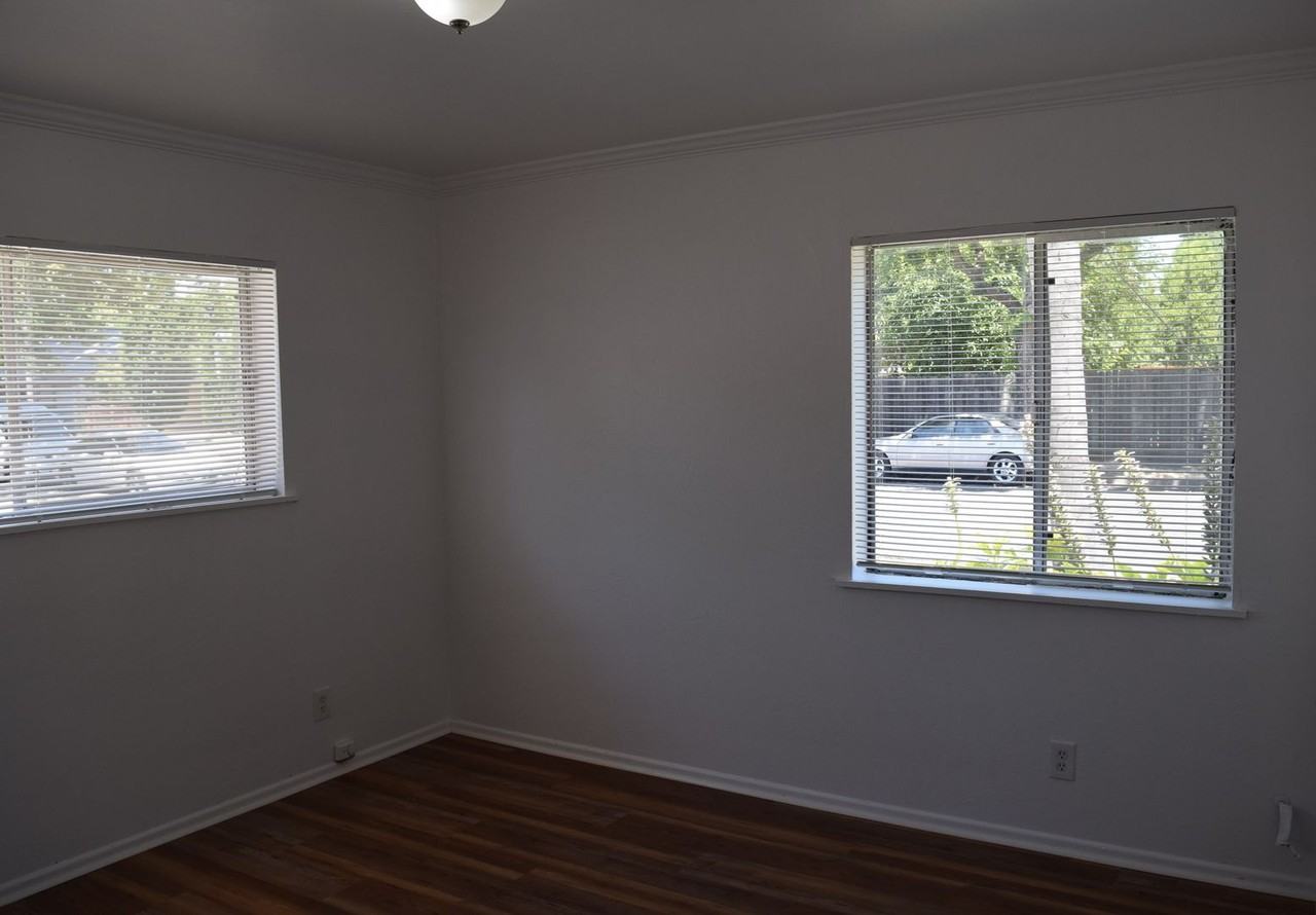 512 Clover St #A - Photo 7 of 12
