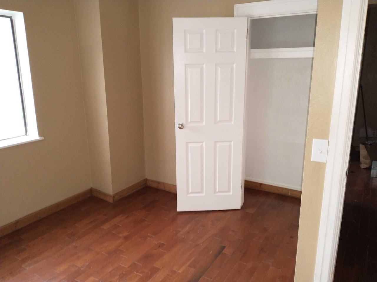 431 W G St - Photo 3 of 17