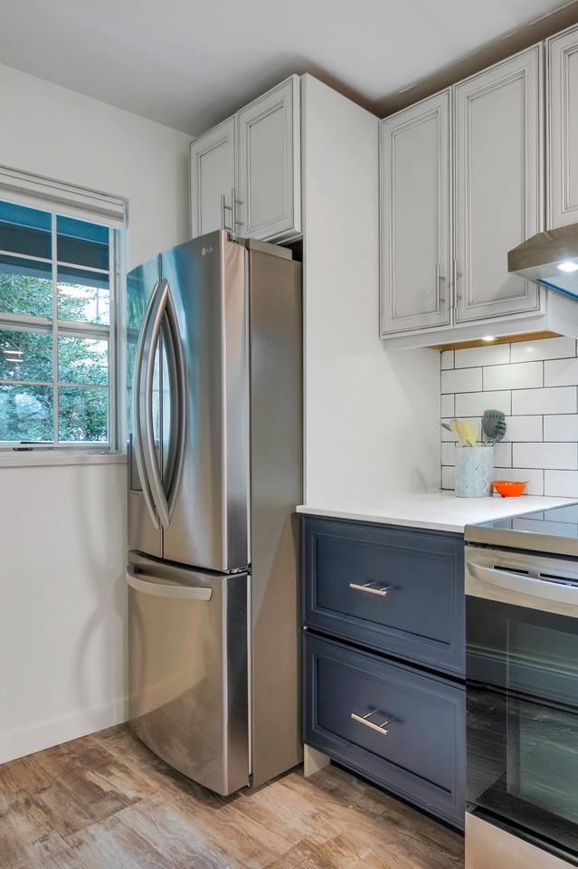 1399 Barclay St #206 - Photo 3 of 20