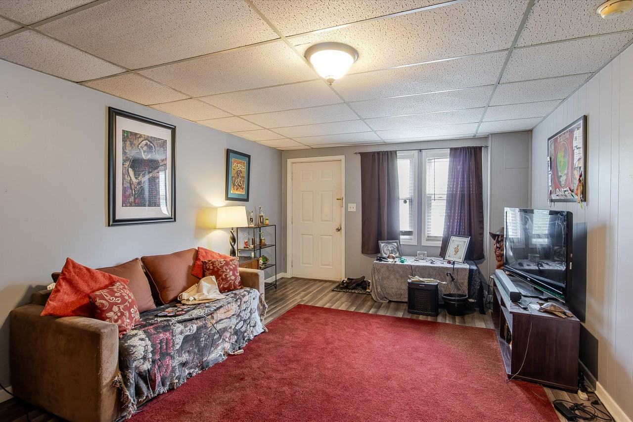 Cates Street - 723 - Photo 2 of 11