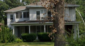 featured image of 934 1/2 W Stephenson St