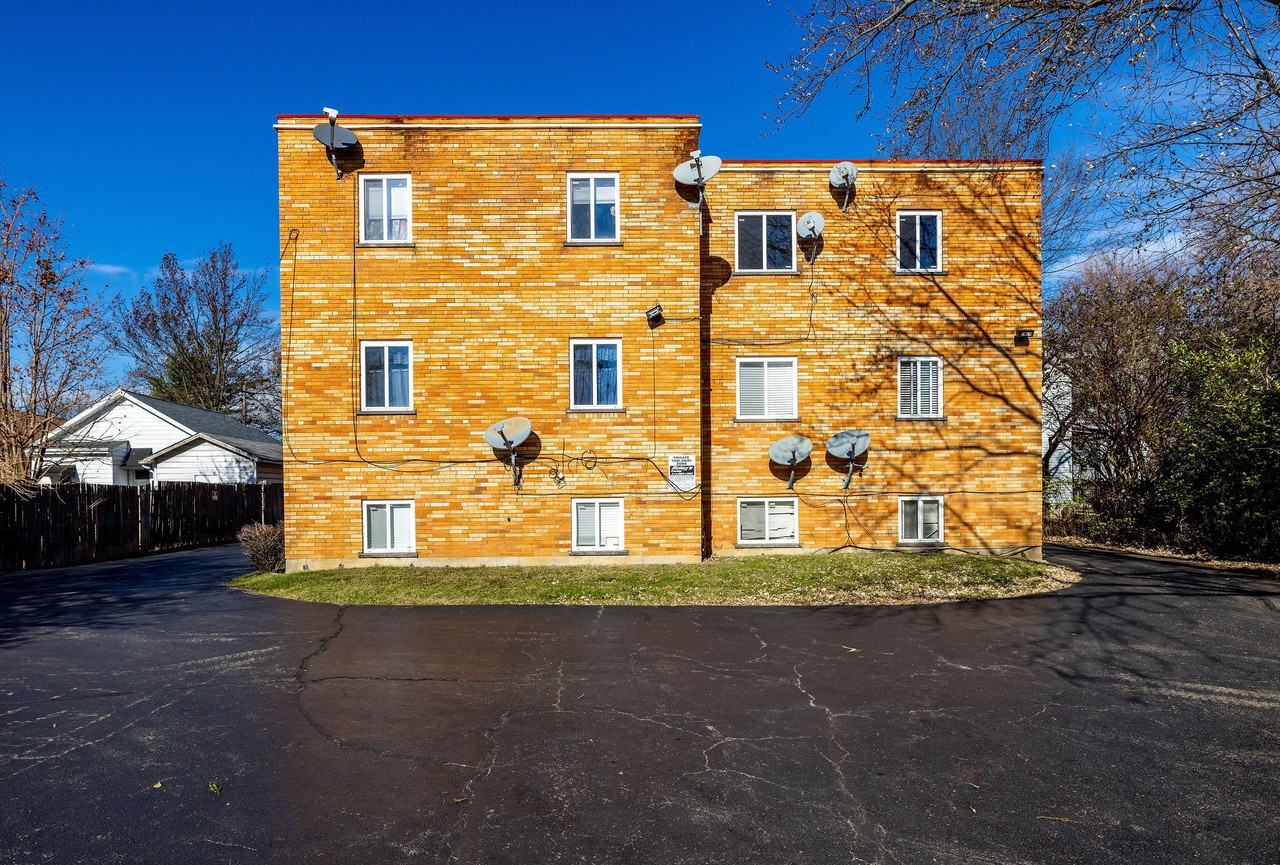 3517 Woodbine Avenue - Photo 2 of 24