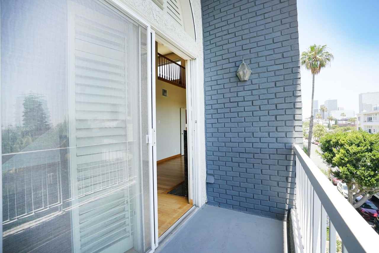 10465 Eastborne Ave - Photo 6 of 34