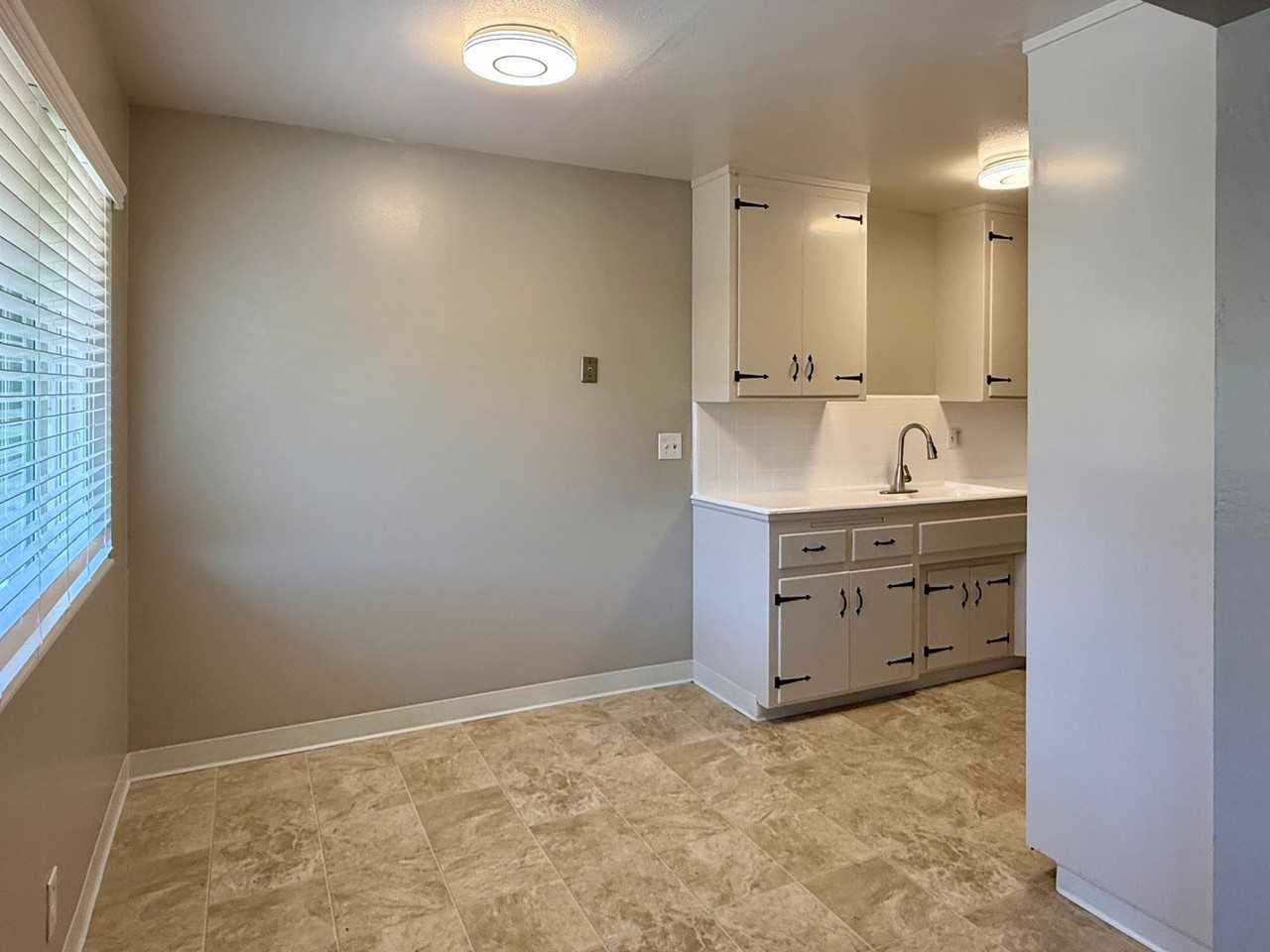 4004 Williams Road #11 - Photo 5 of 8