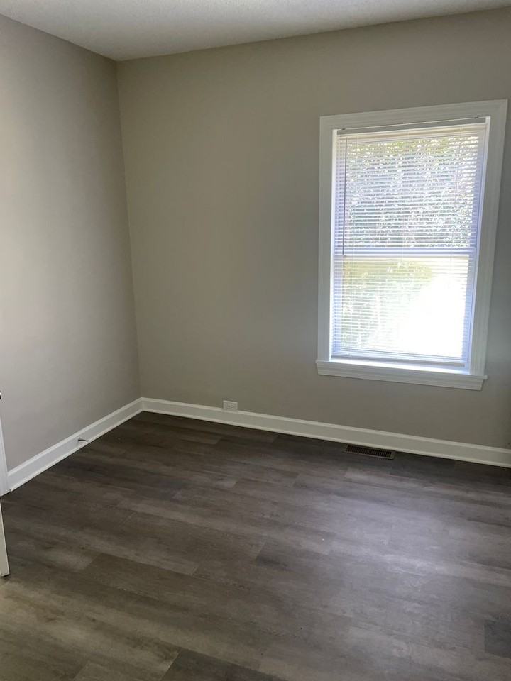 1103 Cayuga St - Photo 3 of 13