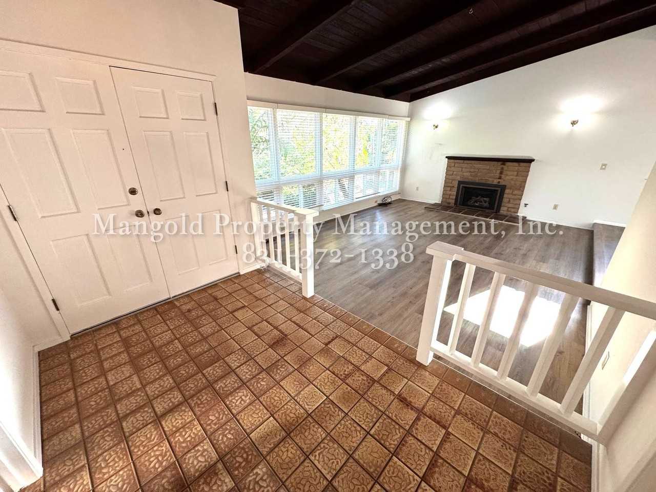 979 Madison St - Photo 2 of 29