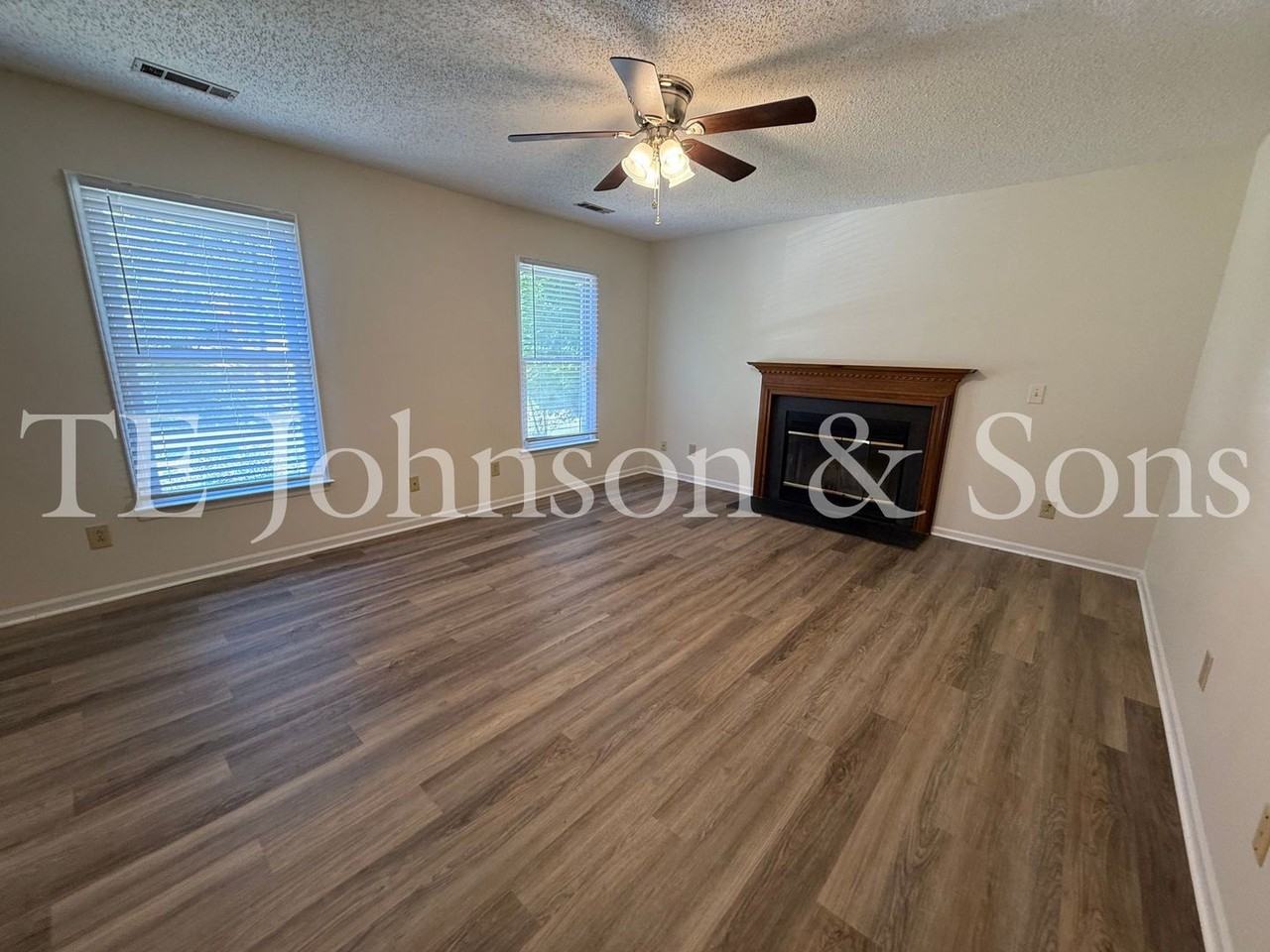 2905 Borg Rd - Photo 3 of 33