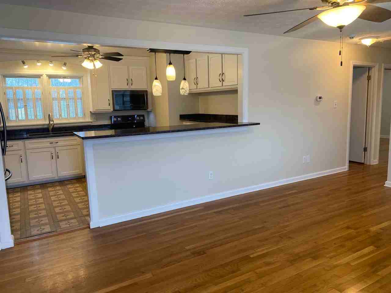 422 Sandston Ave - Photo 3 of 14