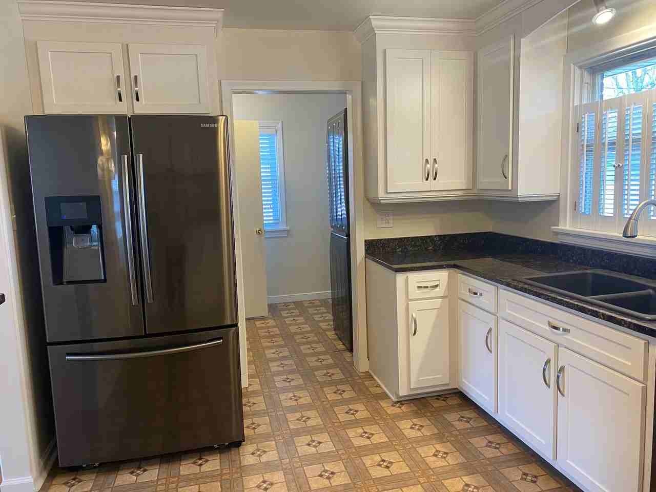 422 Sandston Ave - Photo 4 of 14