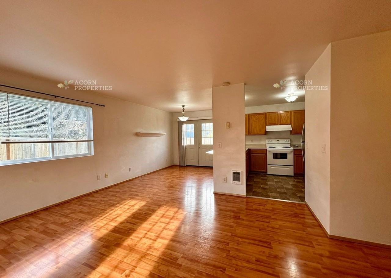 402 Nw Meadow Ct - Photo 5 of 27