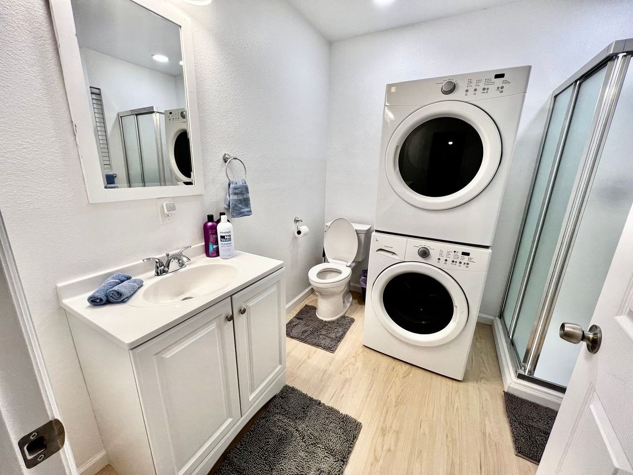 2018 45th St #C - Photo 2 of 4