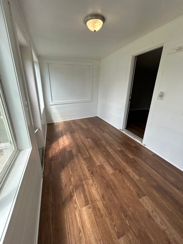 207 E 1st St - Photo 2 of 9