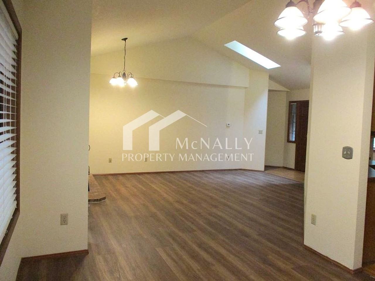 4118 35th Ave - Photo 4 of 27