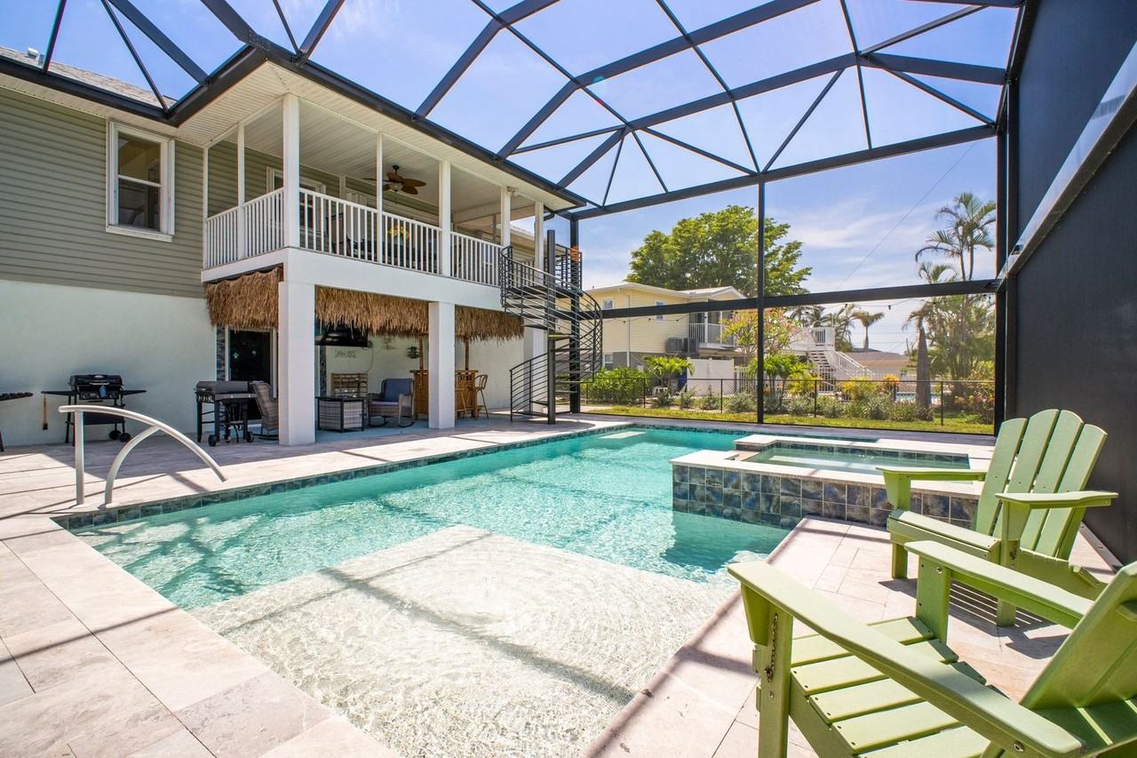 8003 Buccaneer Dr - Photo 3 of 40