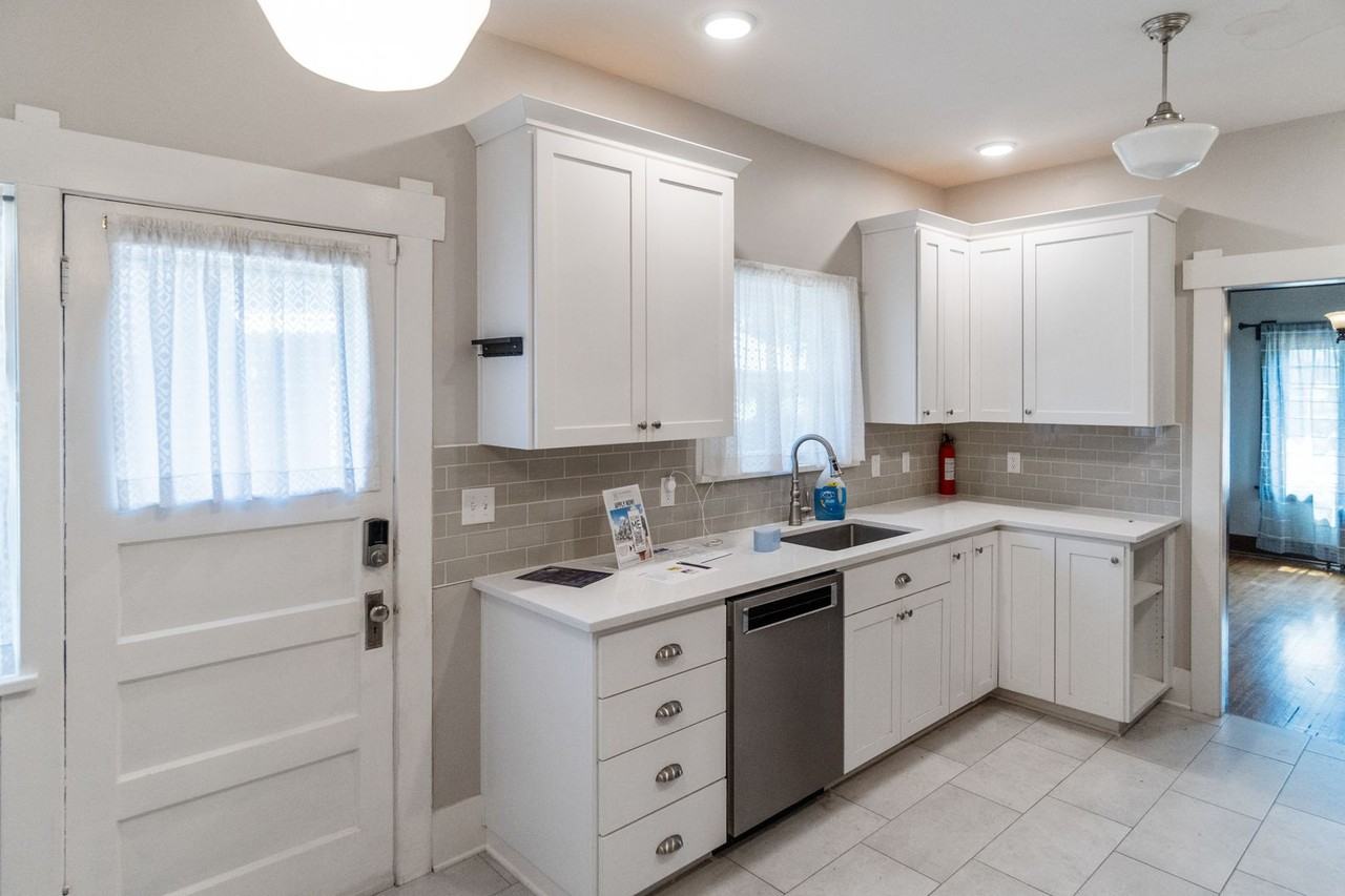 114 W 15th Ave - Photo 3 of 25