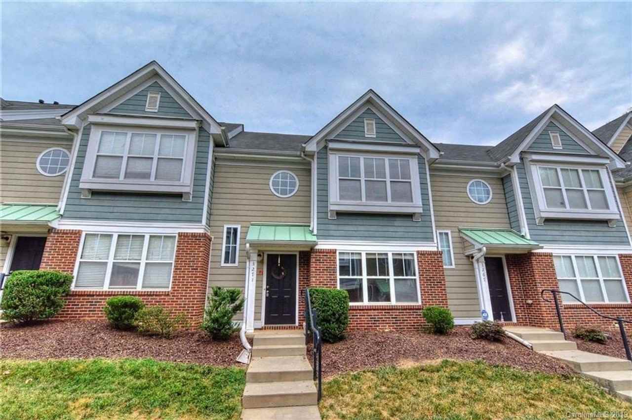 3271 Weston St - Photo 2 of 21