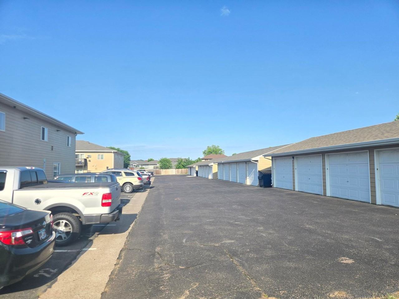 Timberline Apartments 2 - Photo 4 of 5