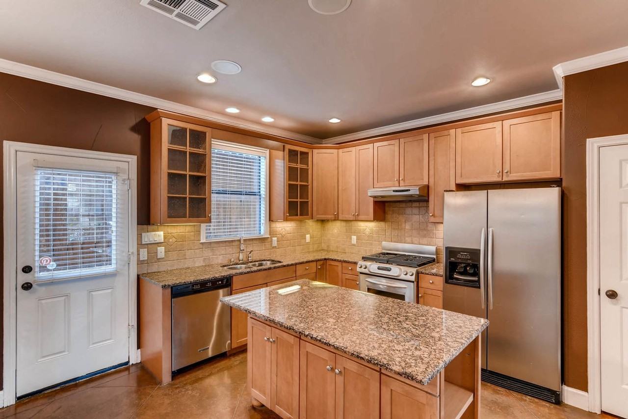 906 Juniper Street - Photo 7 of 28