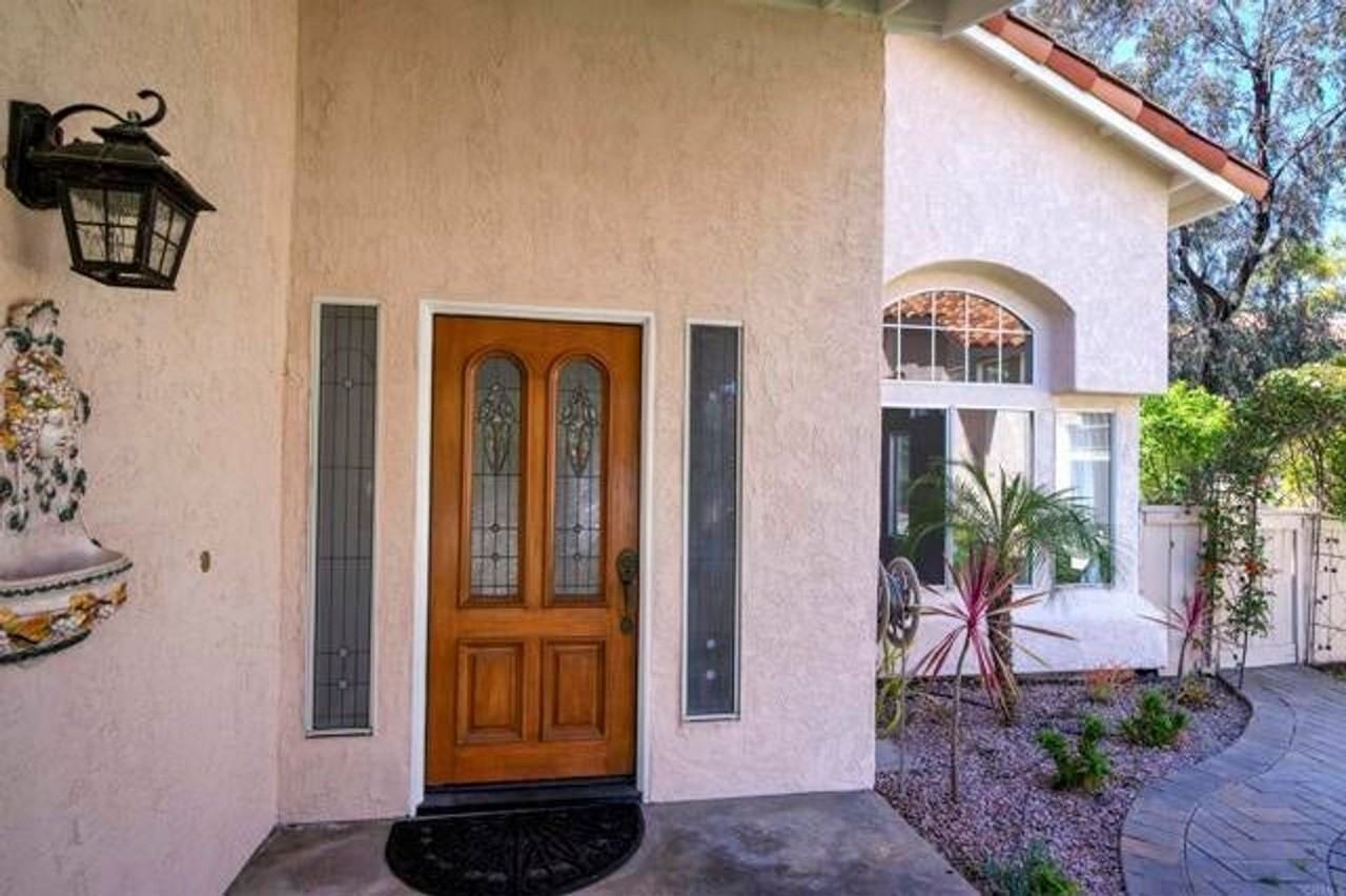 1688 Crystal Ridge Ct - Photo 4 of 38