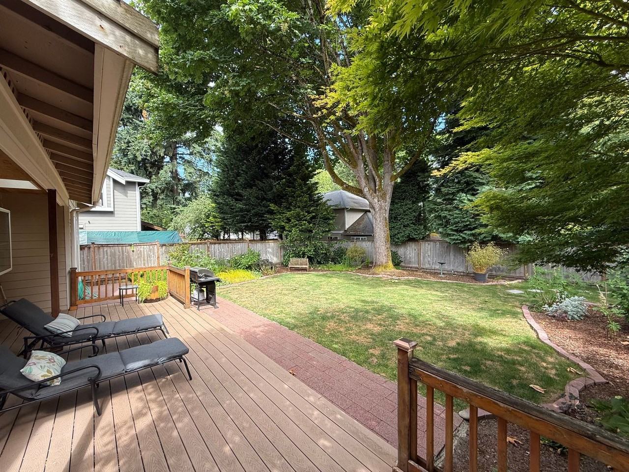 13022 Ne 104th St - Photo 3 of 17