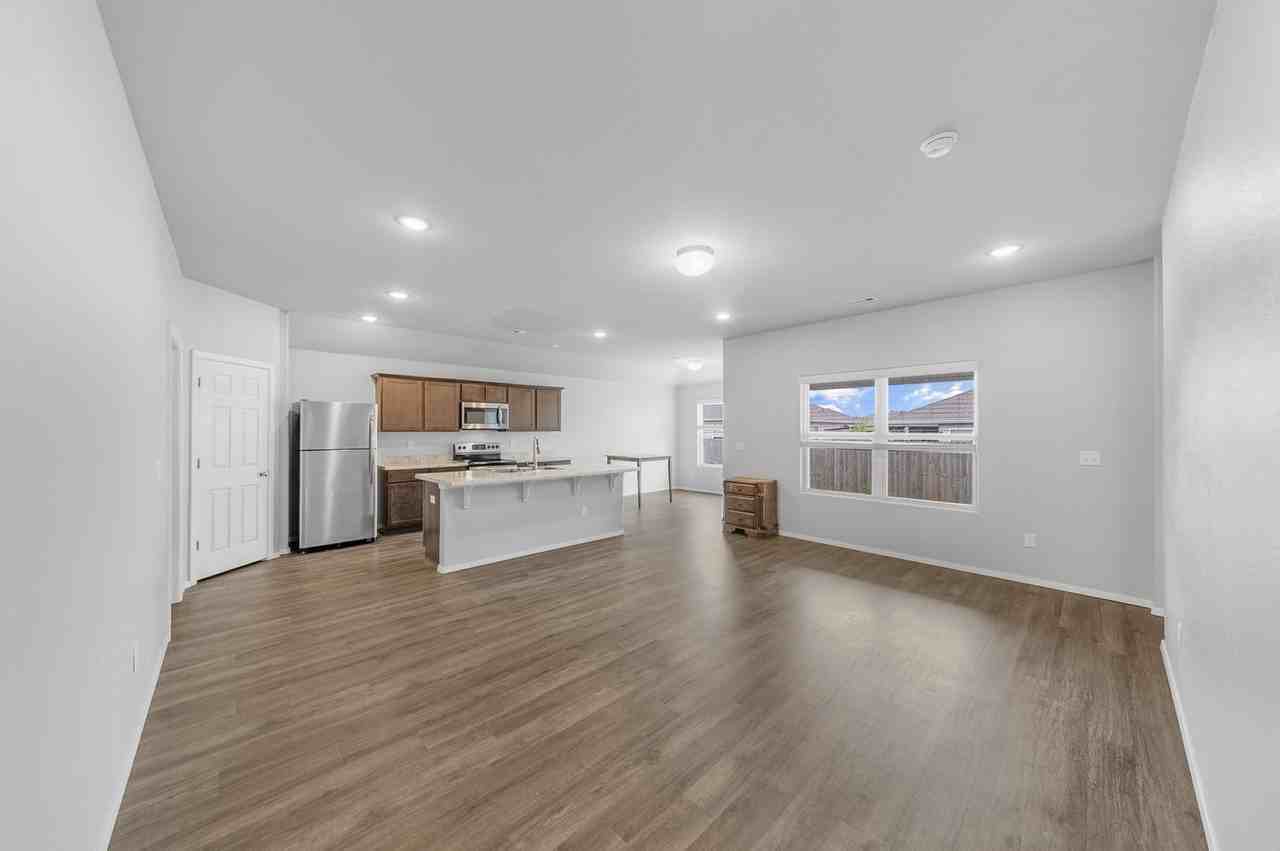 1650 King Rd - Photo 3 of 29