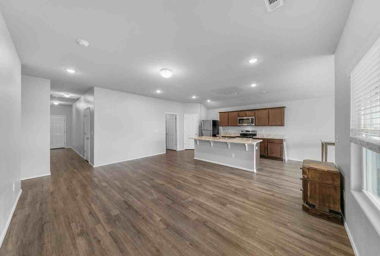 1650 King Rd - Photo 4 of 29