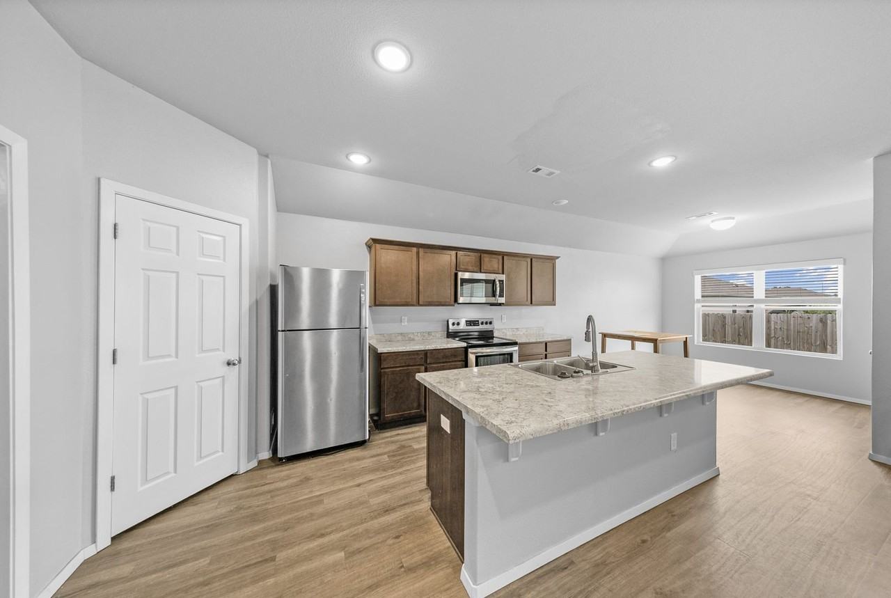1650 King Rd - Photo 5 of 29