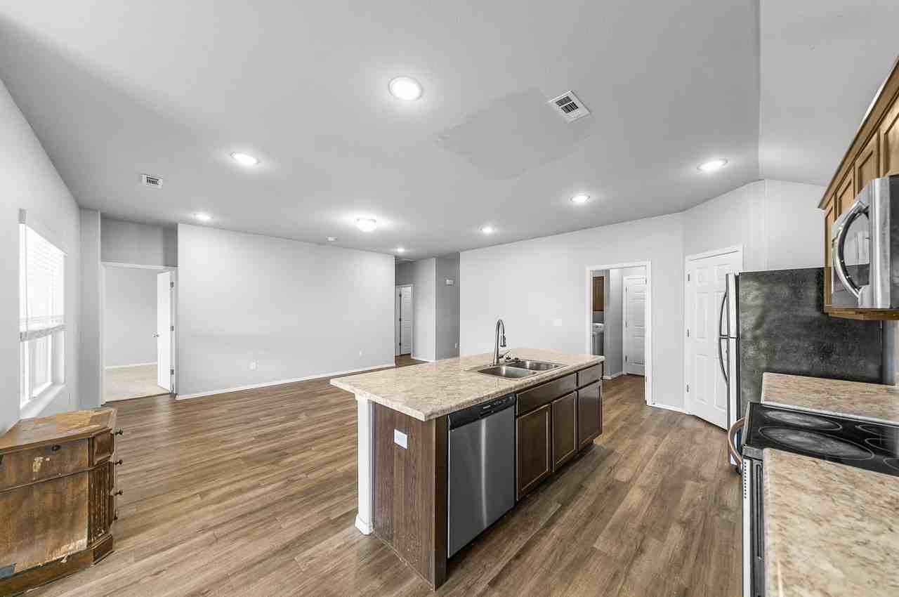 1650 King Rd - Photo 7 of 29