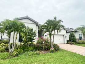 655 Se Boboli Way - Photo 1 of 1