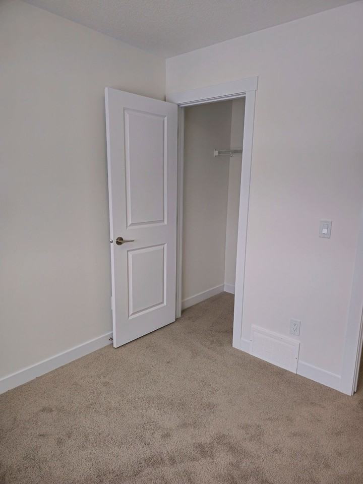 69 Fenwyck Boulevard #69LOWER - Photo 7 of 27