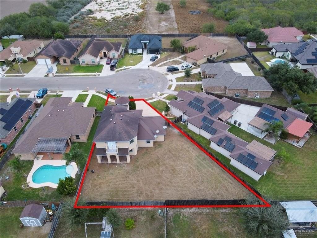 3218 Lerma Dr - Photo 3 of 25