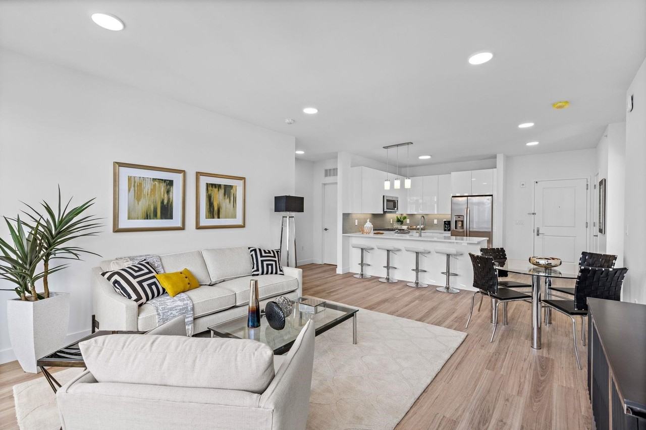 5711 Kennedy Blvd #227