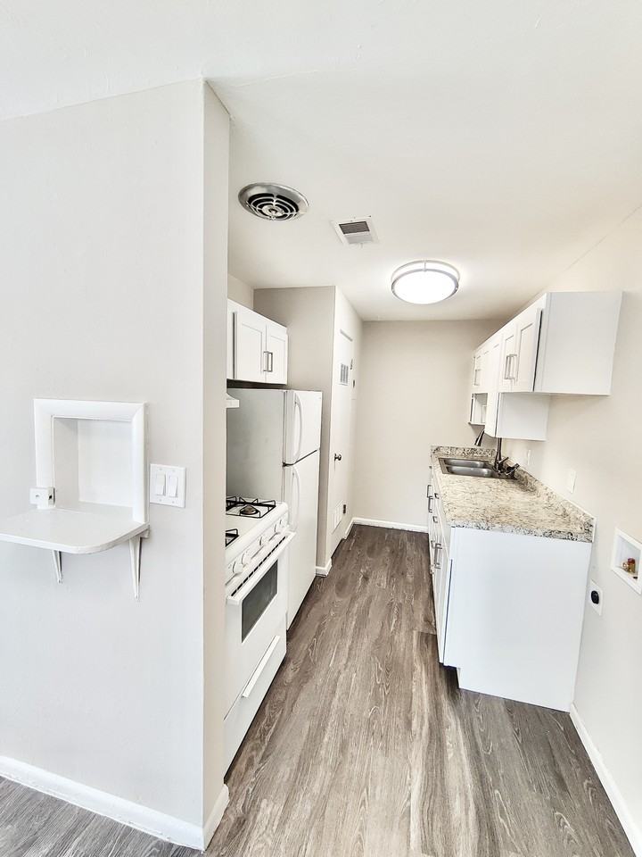 8867 W 54th - Photo 4 of 17