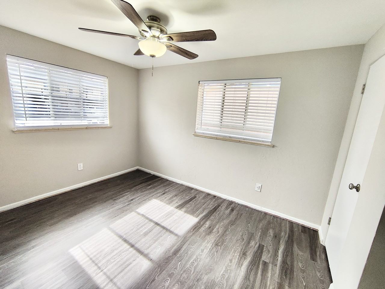 8867 W 54th - Photo 5 of 17