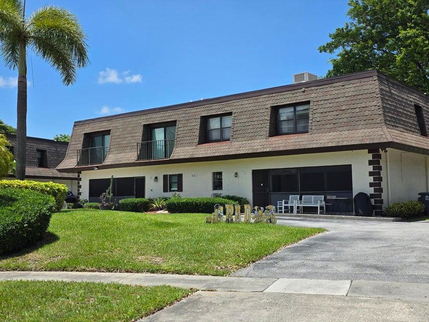 9460 Sw 61st Way #D - Photo 3 of 8