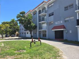 13725 Ne 6th Ave #305 - Photo 1 of 1