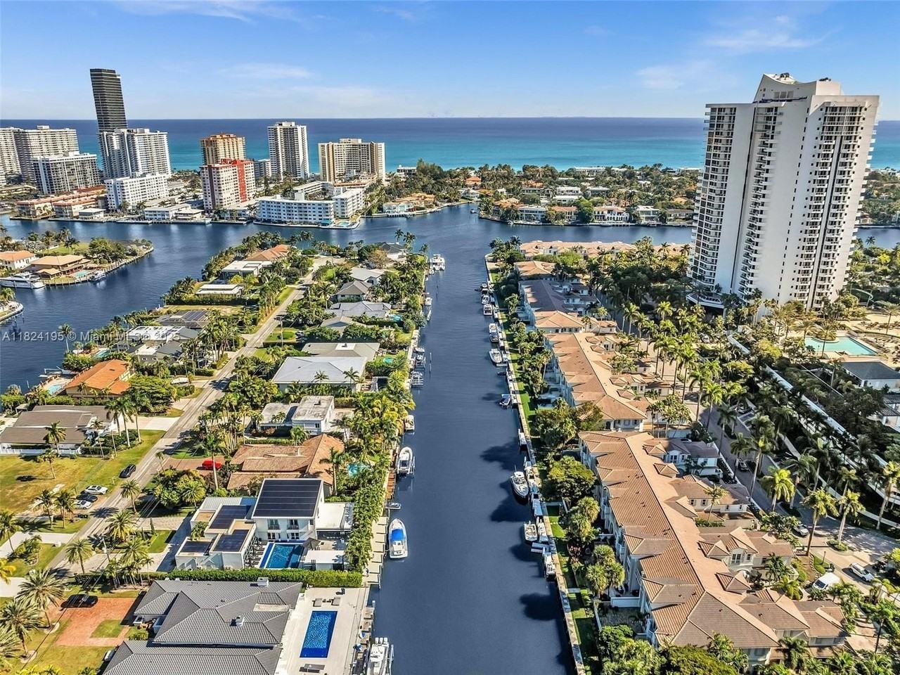 307 Holiday Dr - Photo 3 of 50