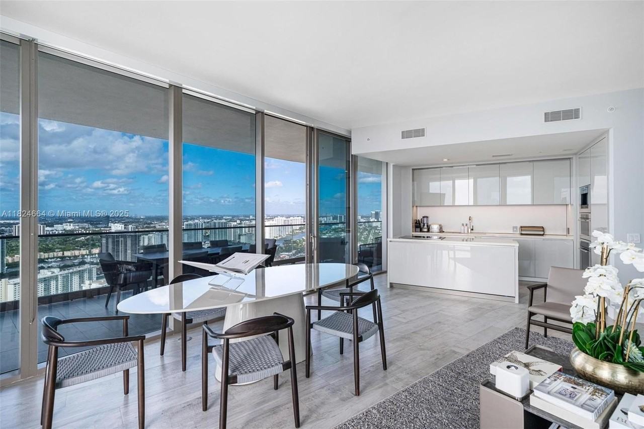 18975 Collins Ave #3905 - Photo 3 of 14