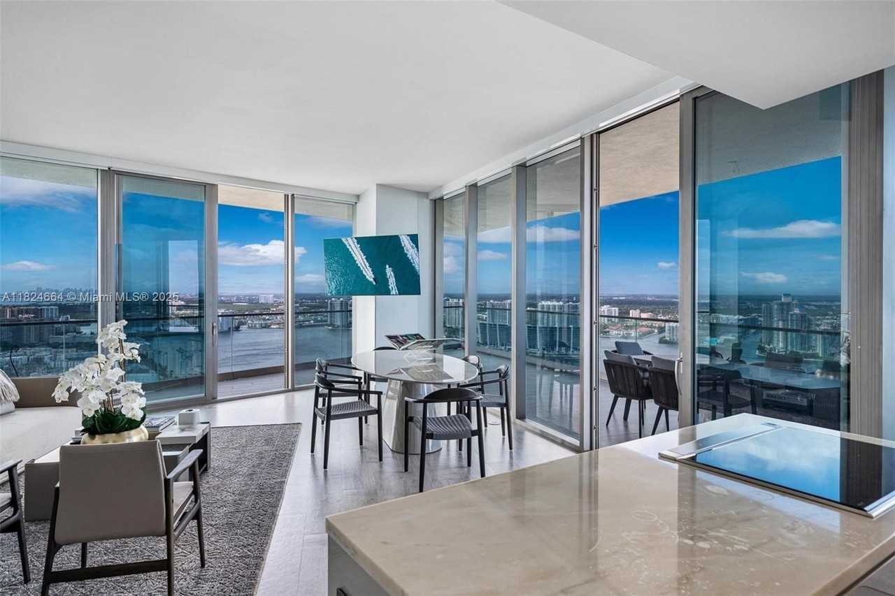 18975 Collins Ave #3905 - Photo 5 of 14