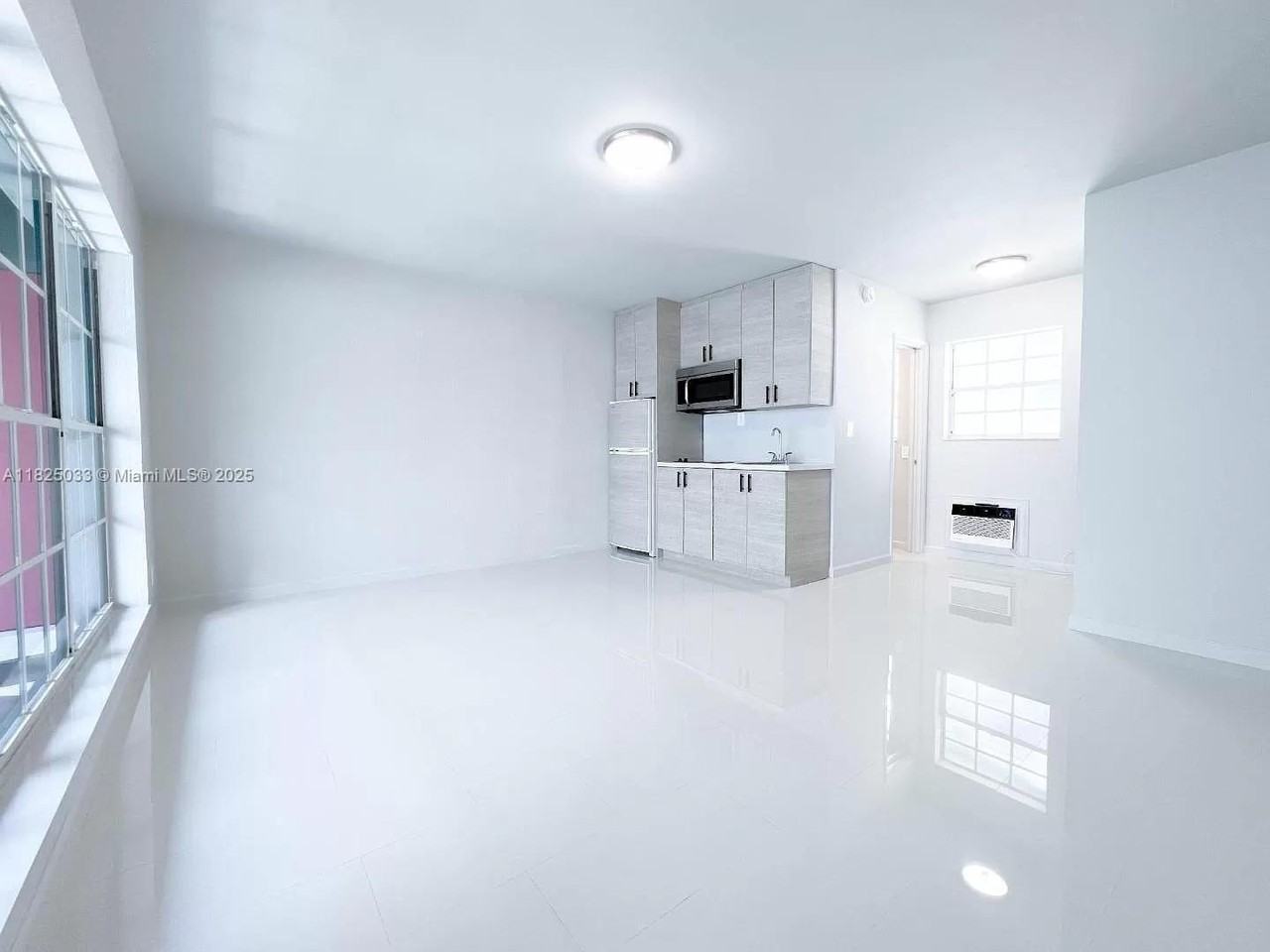 1007 Se 2nd Ct #3 - Photo 4 of 13