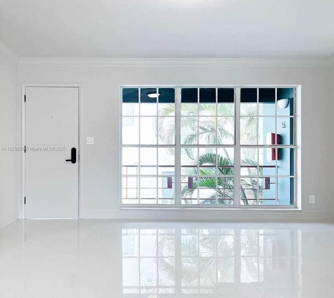 1007 Se 2nd Ct #3 - Photo 7 of 13