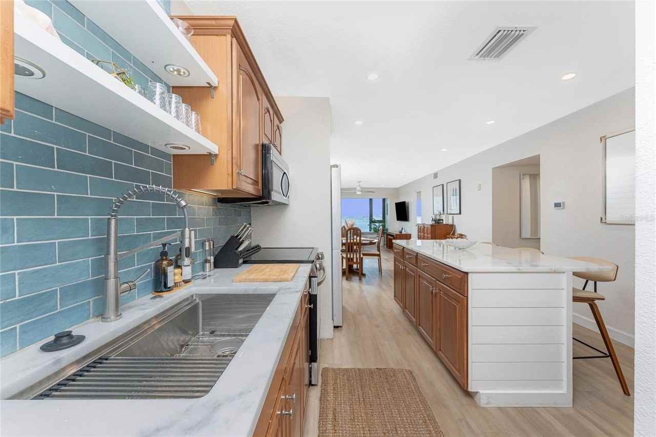 1500 Park Beach Circle #3D - Photo 5 of 48