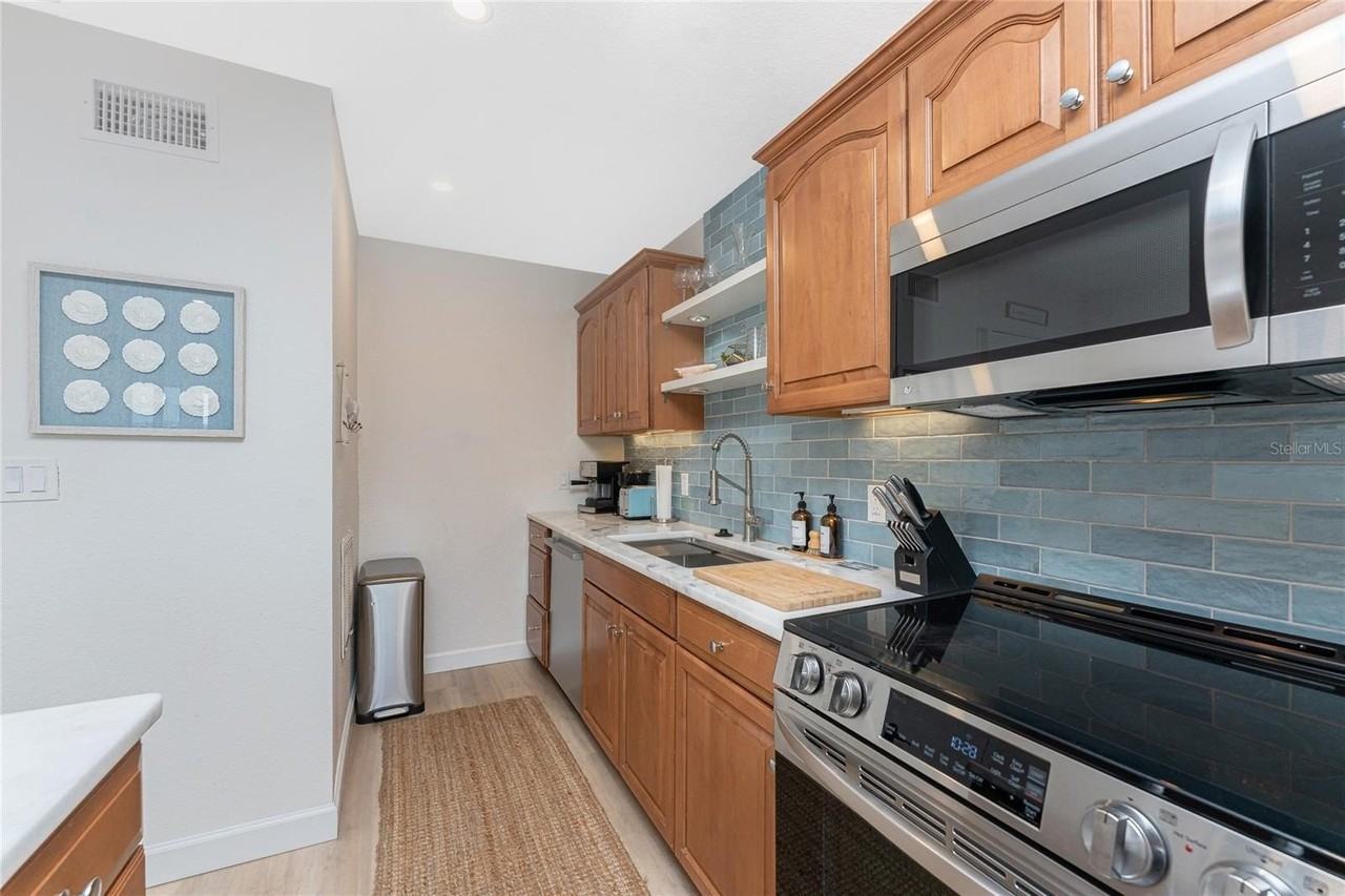 1500 Park Beach Circle #3D - Photo 4 of 48