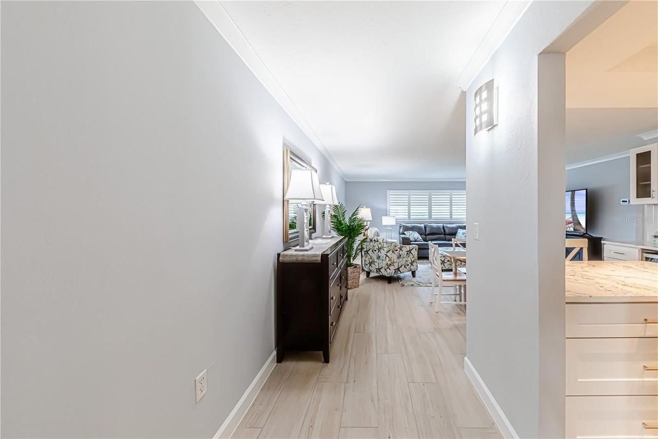 616 Flamingo Dr #102 - Photo 3 of 39